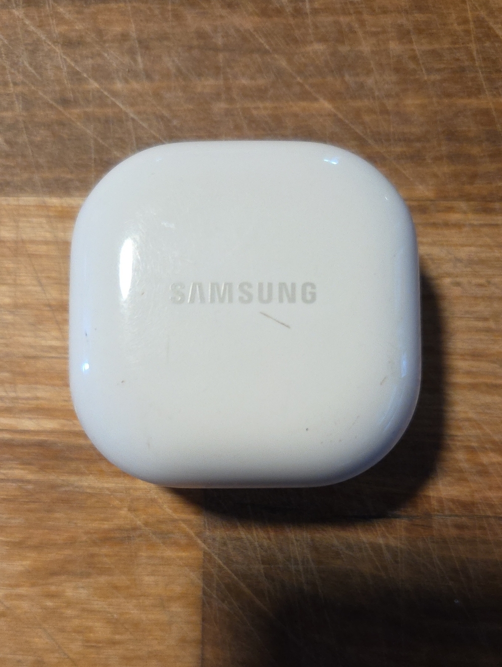 Samsung White Earbuds Charging Case with Logo